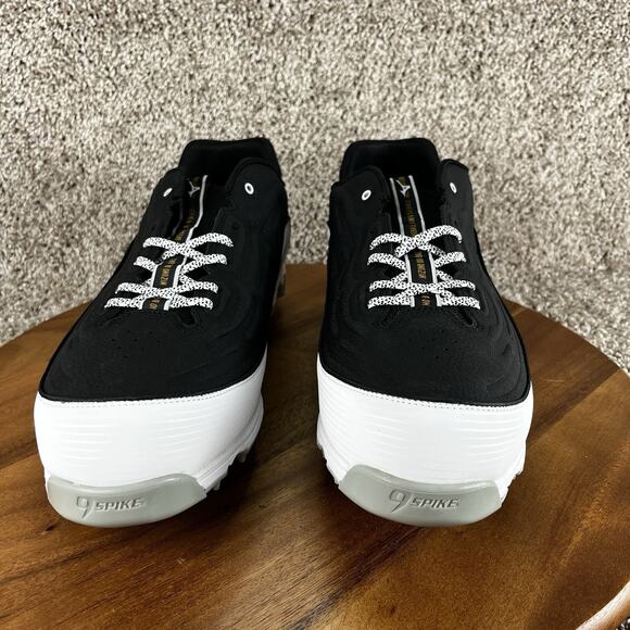 Size 15 - Mizuno Men's Black 9-Spike Baseball Ambition 2 Mid Metal Cleats - Picture 3 of 12